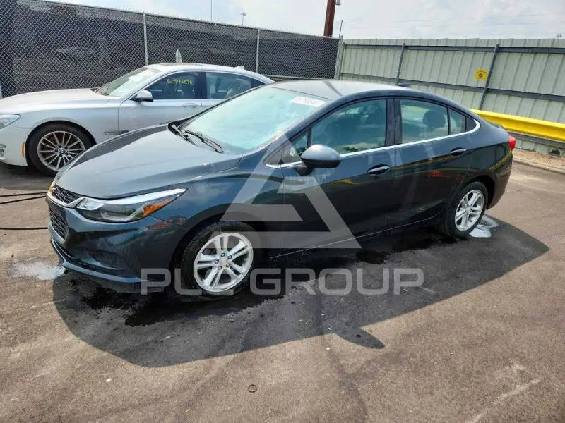 2018 Chevrolet Cruze photo