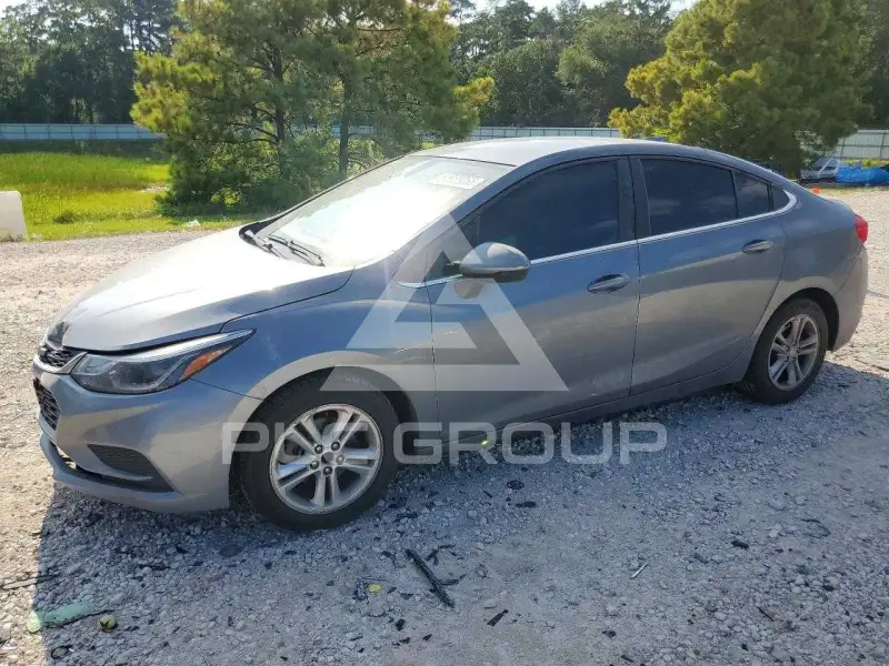 2018 Chevrolet Cruze photo