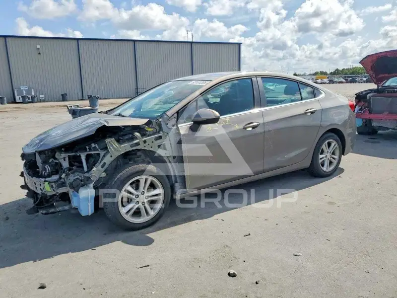 2018 Chevrolet Cruze photo