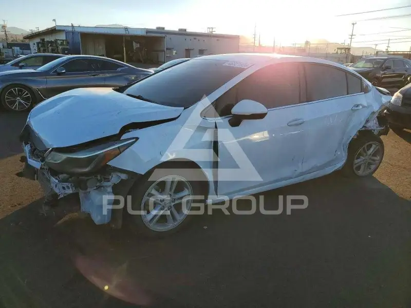 2018 Chevrolet Cruze photo