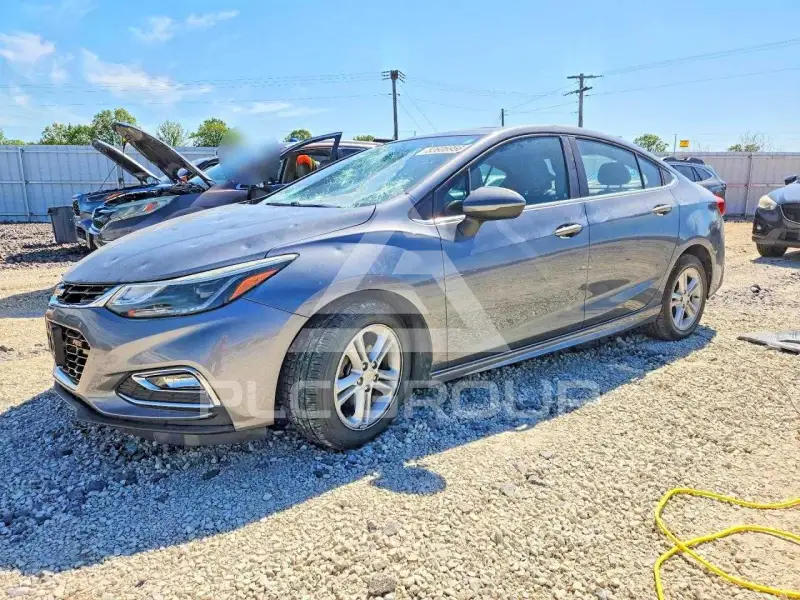 2018 Chevrolet Cruze photo