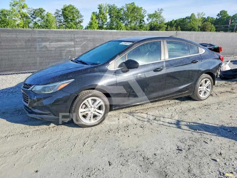 2018 Chevrolet Cruze photo
