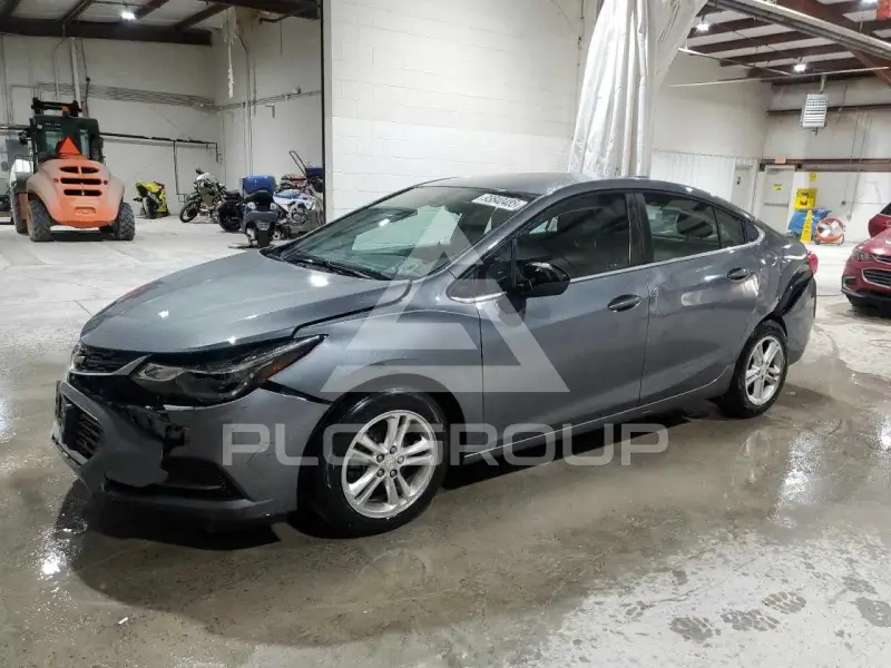 2018 Chevrolet Cruze photo