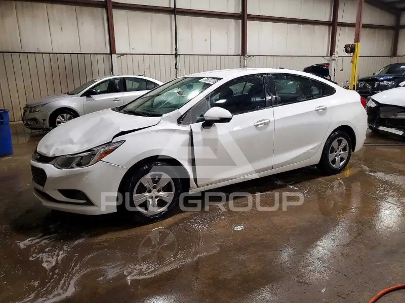 2018 Chevrolet Cruze photo