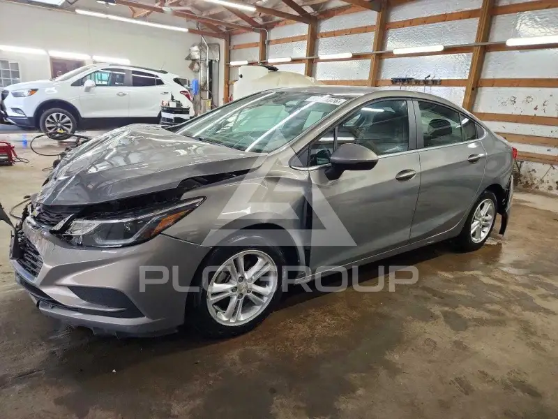 2018 Chevrolet Cruze photo