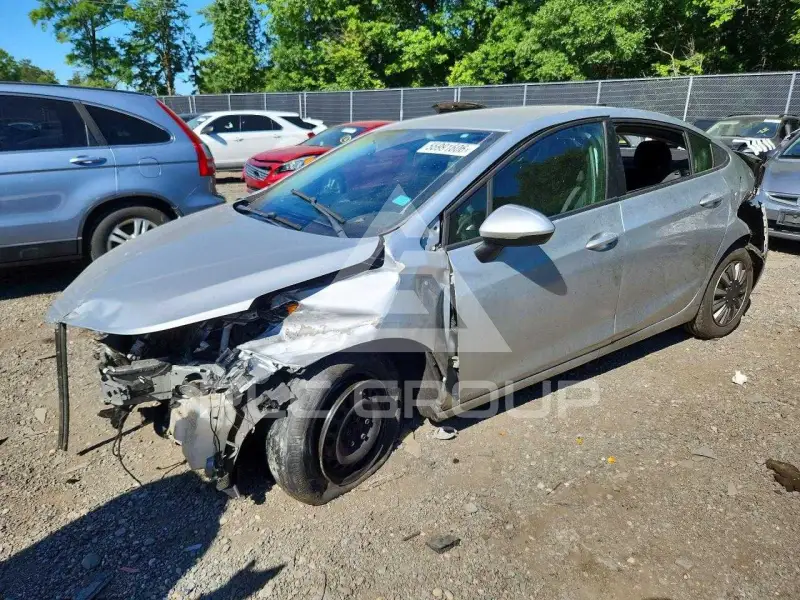 2018 Chevrolet Cruze photo