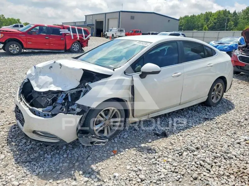 2018 Chevrolet Cruze photo