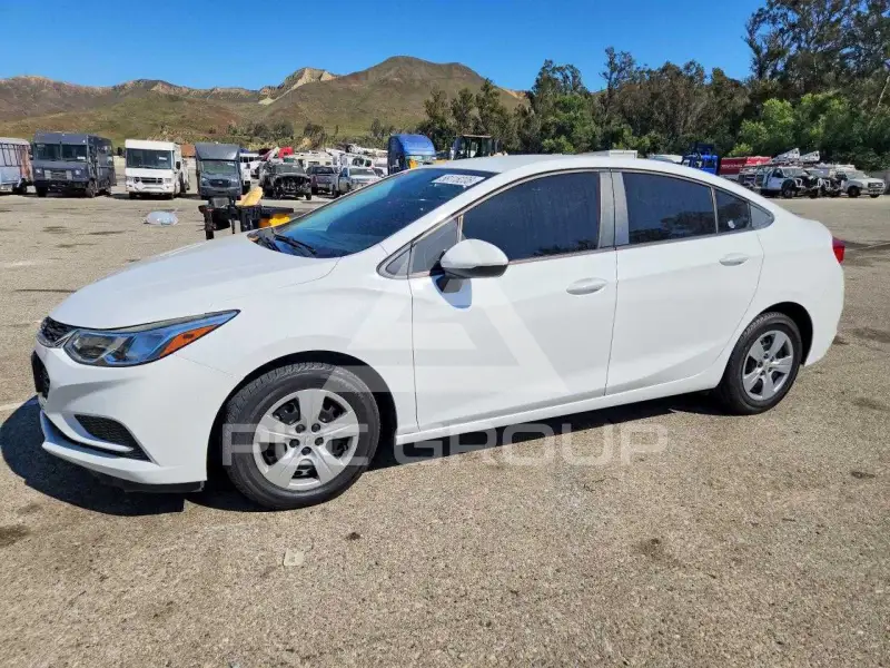 2018 Chevrolet Cruze photo