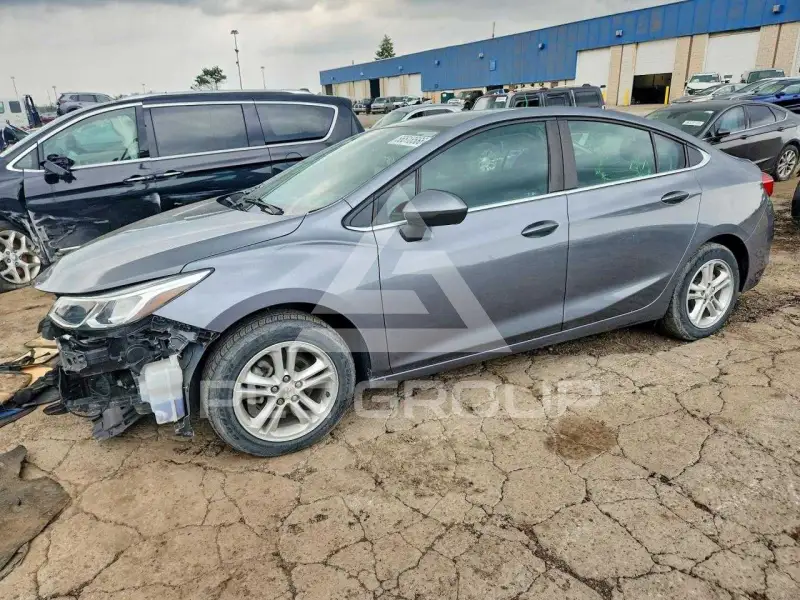 2018 Chevrolet Cruze photo