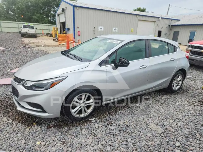 2018 Chevrolet Cruze photo