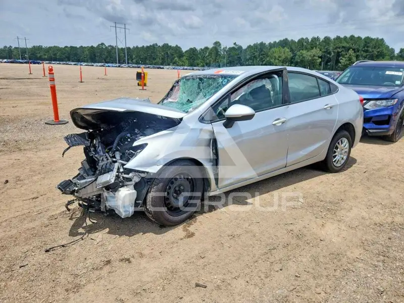 2018 Chevrolet Cruze photo