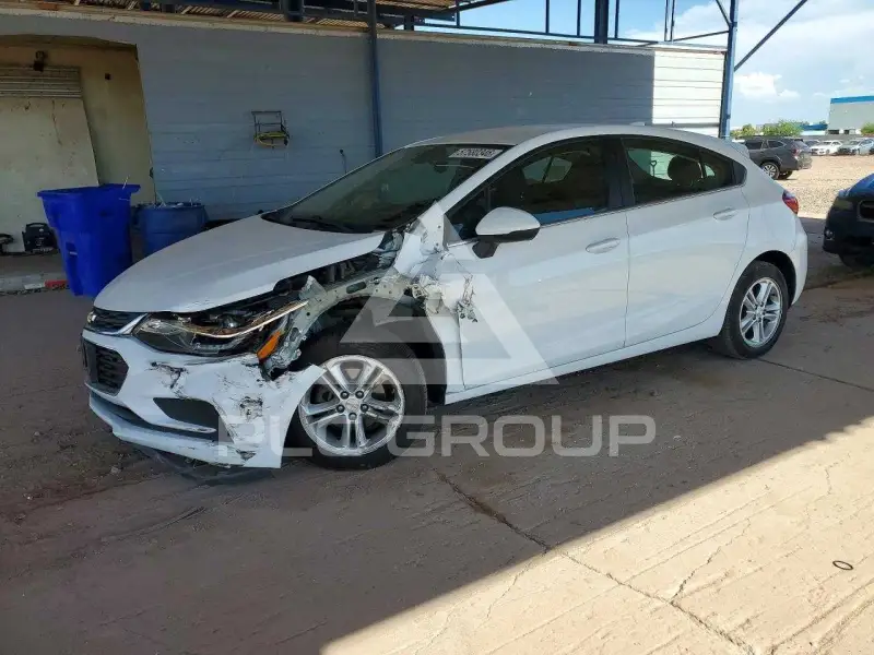 2018 Chevrolet Cruze photo