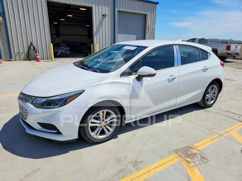 2018 Chevrolet Cruze photo