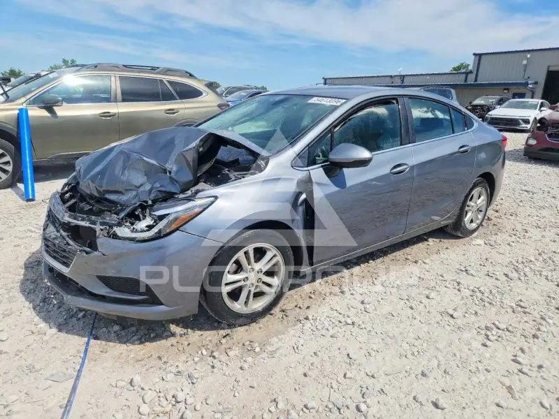 2018 Chevrolet Cruze photo