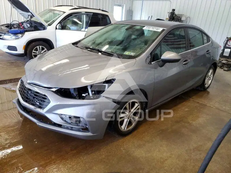 2018 Chevrolet Cruze photo