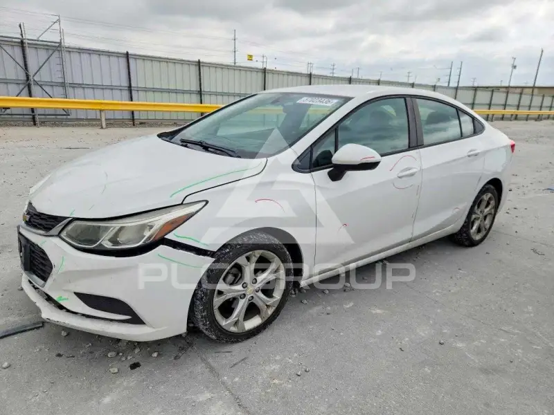 2018 Chevrolet Cruze photo