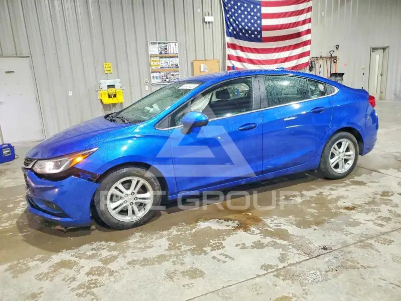 2018 Chevrolet Cruze photo