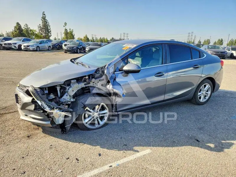 2018 Chevrolet Cruze photo