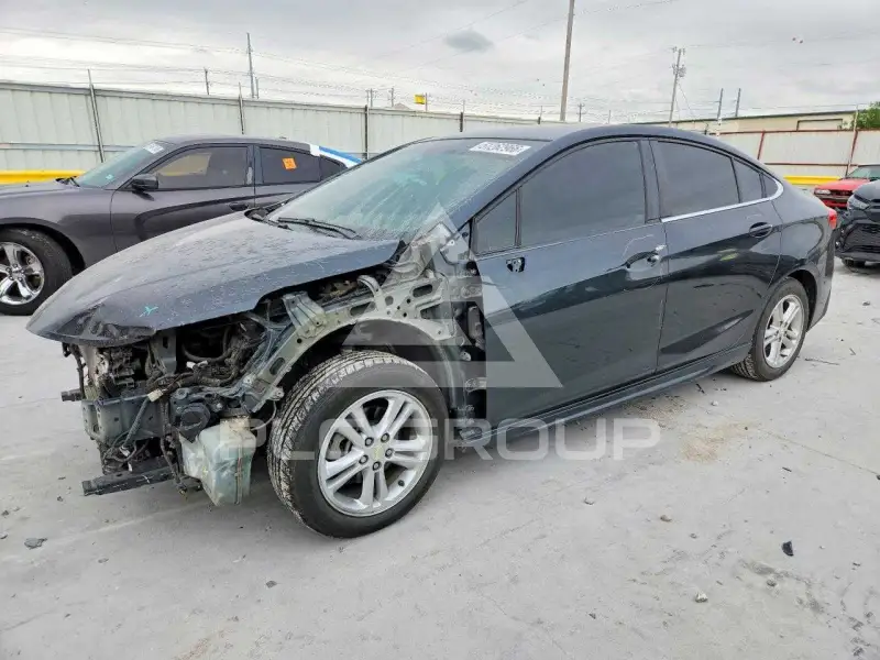 2018 Chevrolet Cruze photo