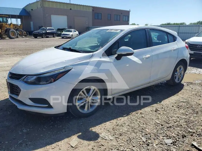 2018 Chevrolet Cruze photo