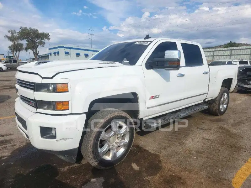 2018 Chevrolet Silverado фото