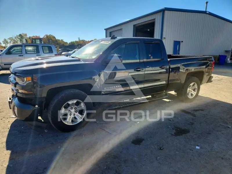 2018 Chevrolet Silverado photo