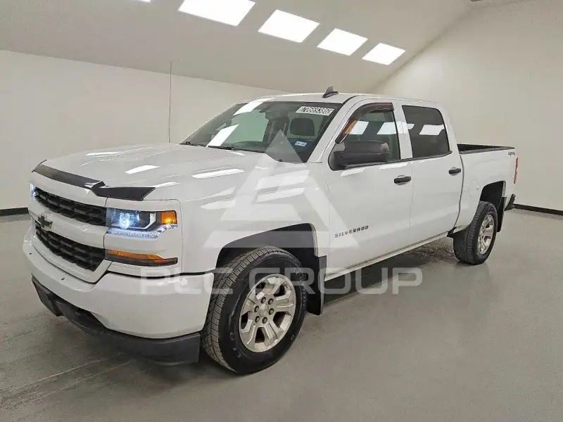 2018 Chevrolet Silverado photo