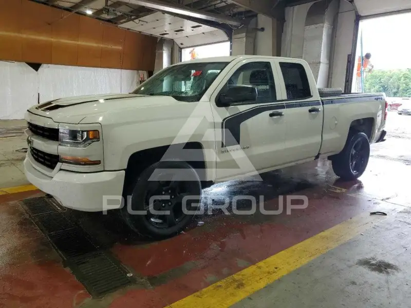 2018 Chevrolet Silverado photo
