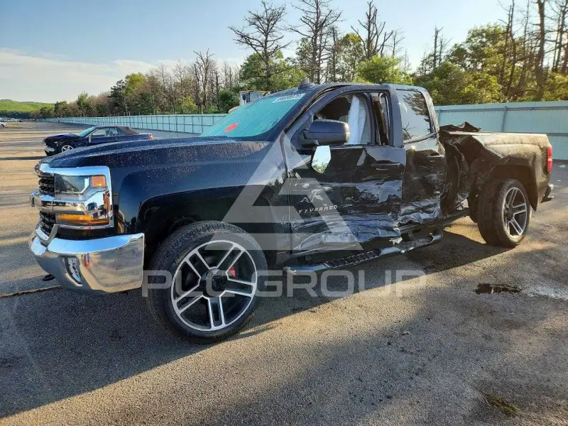 2018 Chevrolet Silverado photo