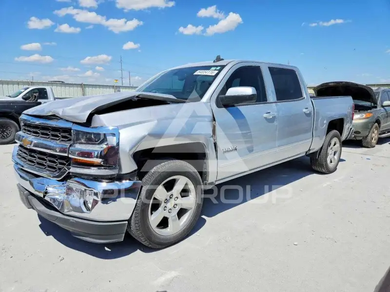 2018 Chevrolet Silverado photo