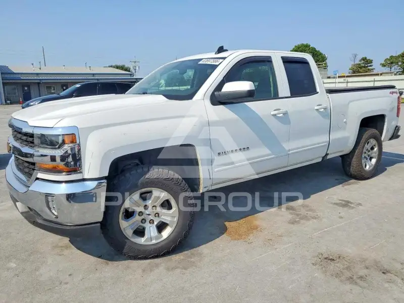 2018 Chevrolet Silverado photo