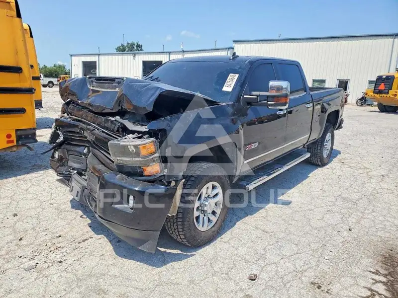 2018 Chevrolet Silverado photo