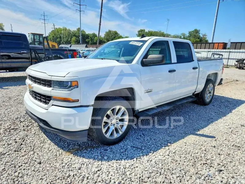 2018 Chevrolet Silverado photo