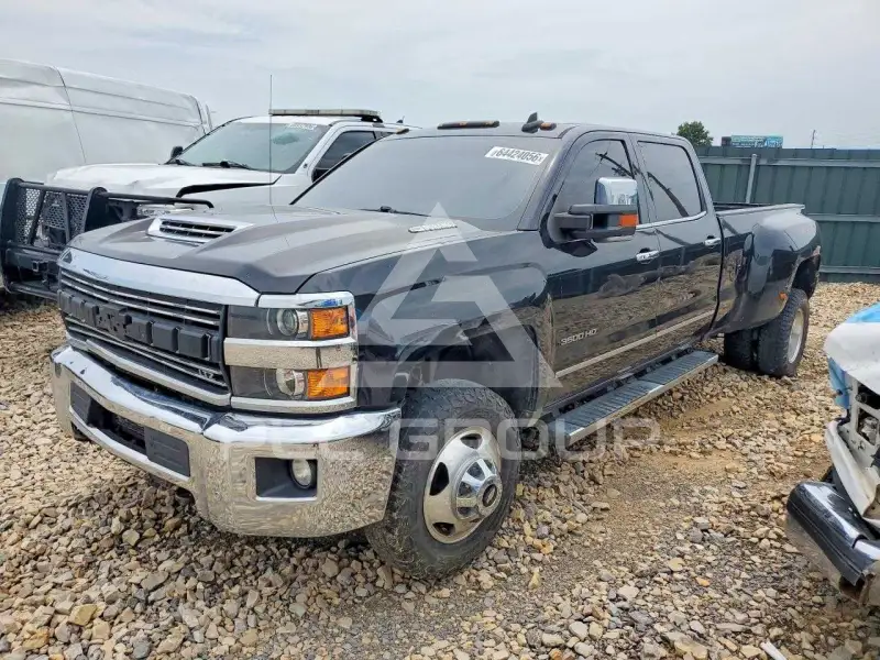 2018 Chevrolet Silverado photo