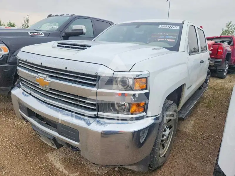 2018 Chevrolet Silverado фото