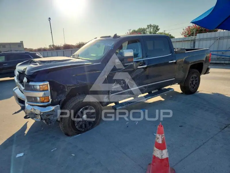 2018 Chevrolet Silverado фото