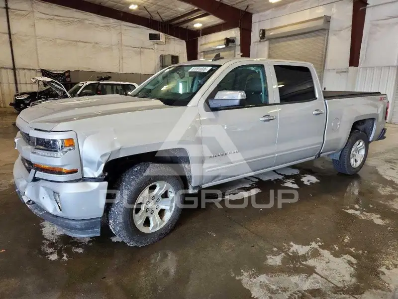 2018 Chevrolet Silverado photo