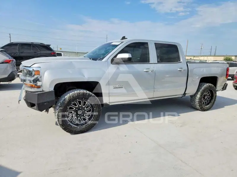 2018 Chevrolet Silverado photo