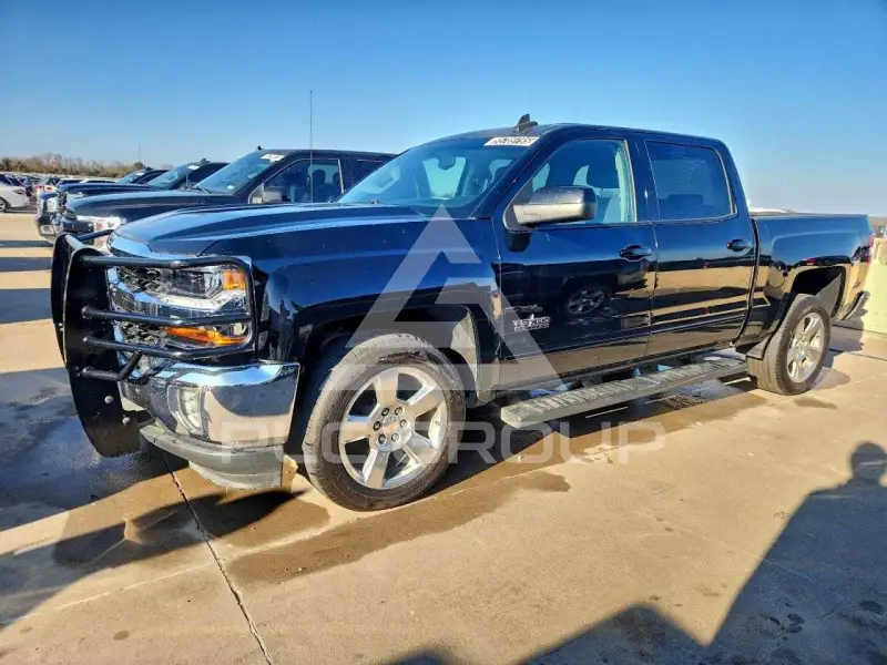 2018 Chevrolet Silverado photo