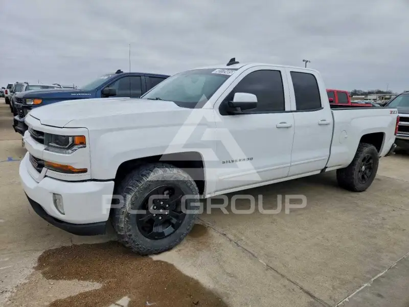 2018 Chevrolet Silverado photo