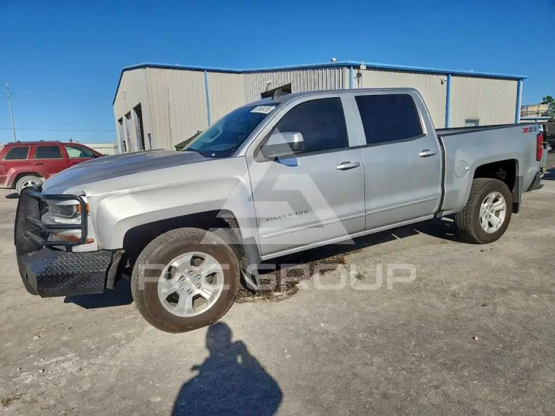 2018 Chevrolet Silverado photo