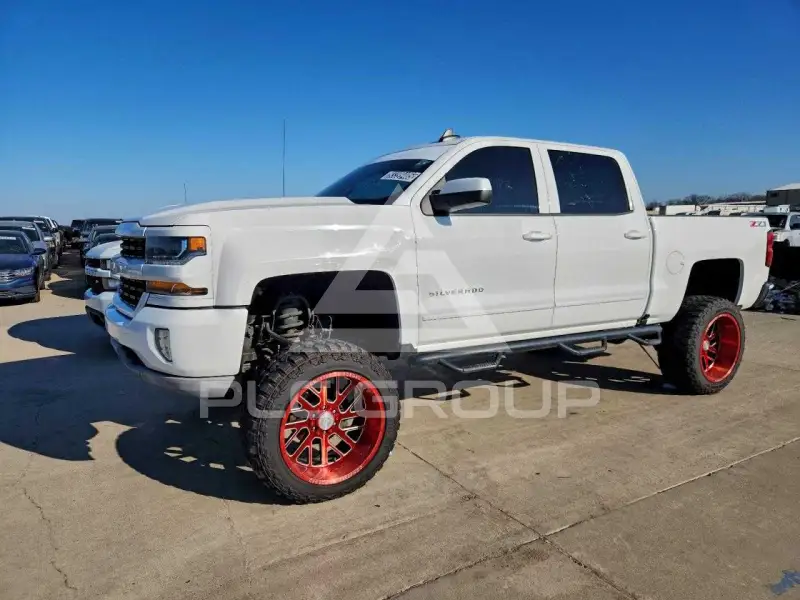 2018 Chevrolet Silverado photo