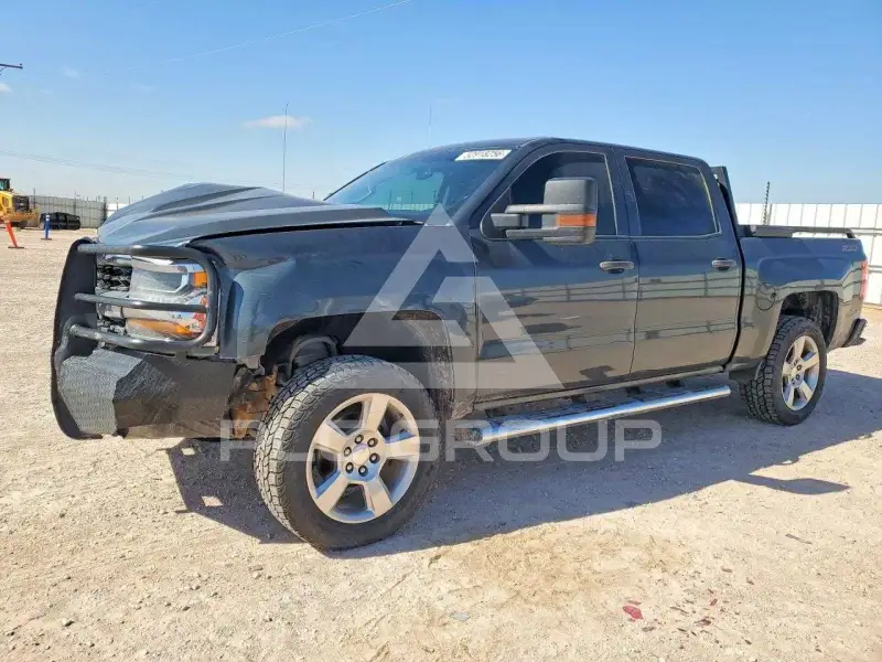 2018 Chevrolet Silverado photo