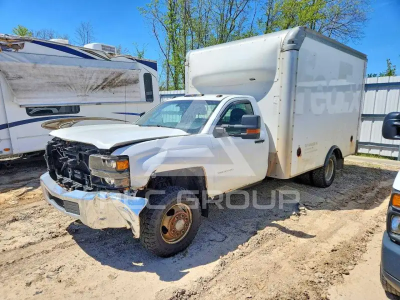 2018 Chevrolet Silverado фото