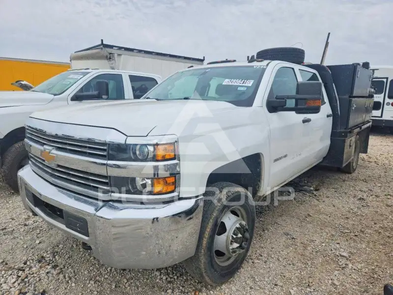 2018 Chevrolet Silverado фото