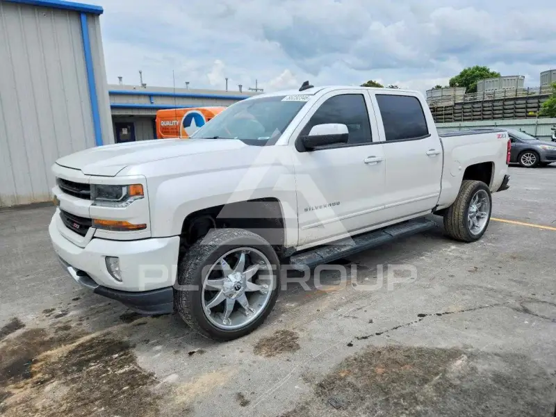 2018 Chevrolet Silverado photo