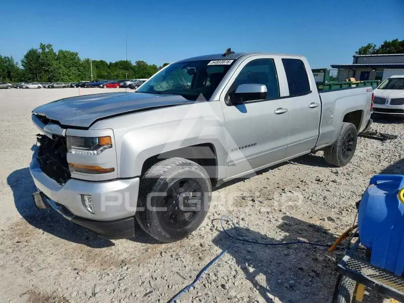 2018 Chevrolet Silverado photo