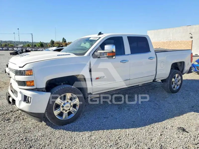 2018 Chevrolet Silverado фото