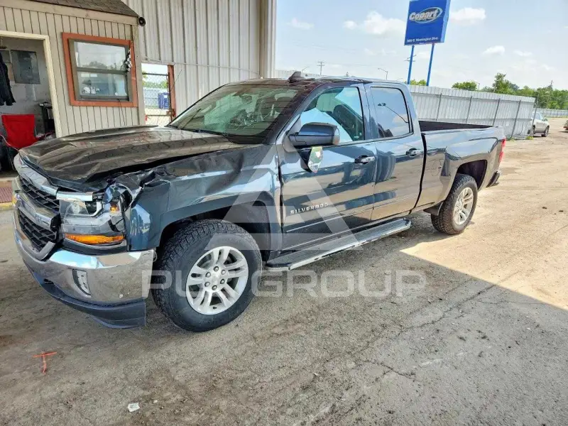 2018 Chevrolet Silverado photo