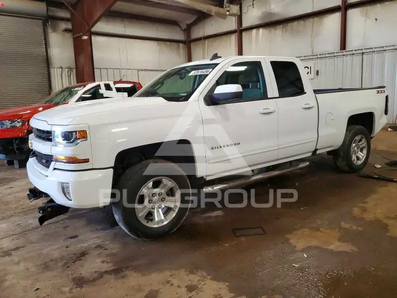 2018 Chevrolet Silverado photo